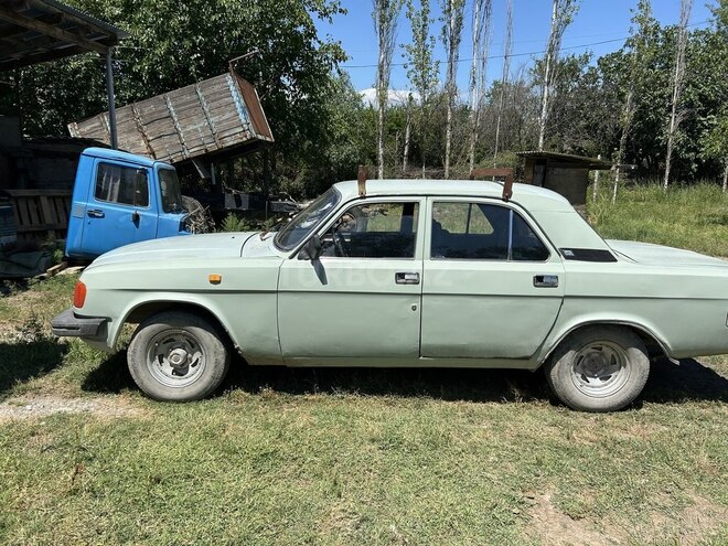 GAZ 3102 "Volga"-5
