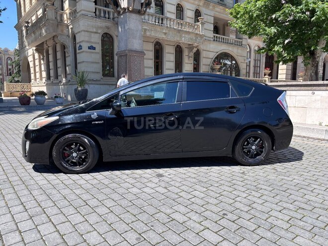 Toyota Prius-4