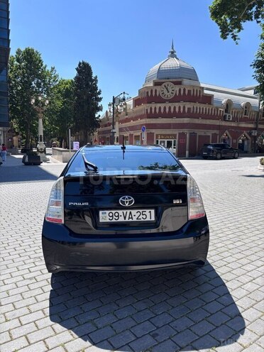 Toyota Prius-3