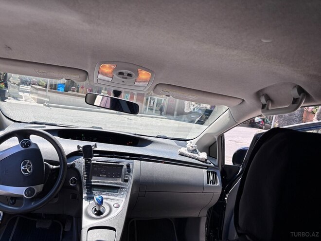 Toyota Prius-9