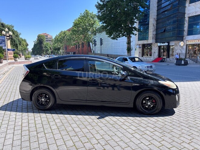 Toyota Prius-5