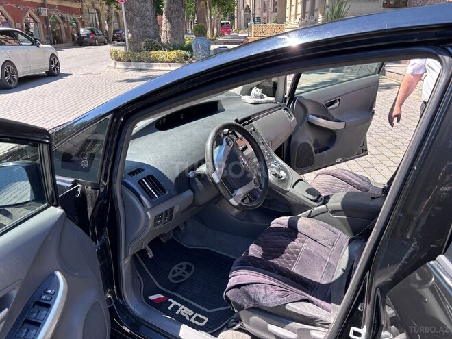 Toyota Prius-7