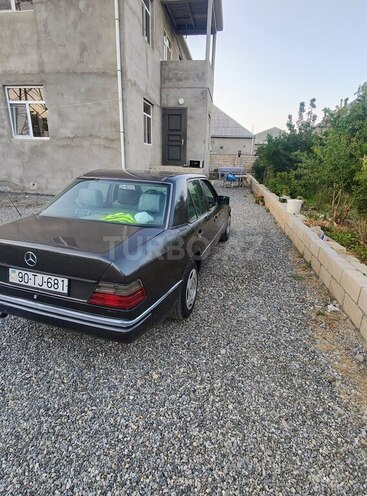 Mercedes 200 E-5