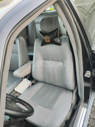 Mercedes 200 E-13