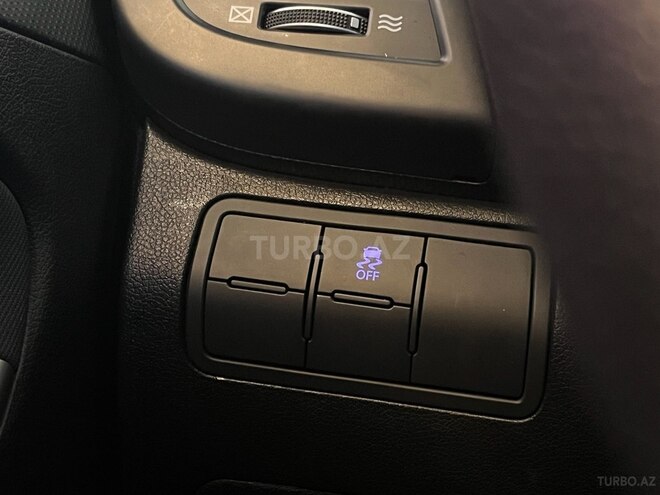 Hyundai Accent-9