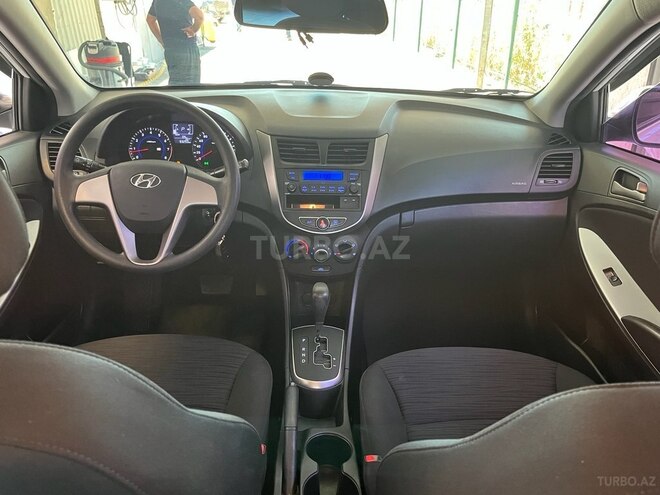 Hyundai Accent-3