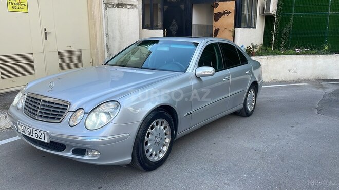 Mercedes E 240-4