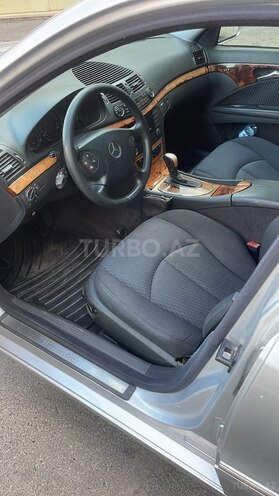 Mercedes E 240-10