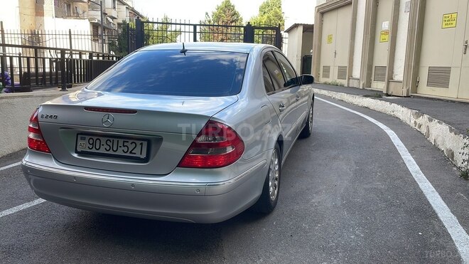 Mercedes E 240-12