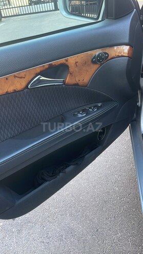 Mercedes E 240-8