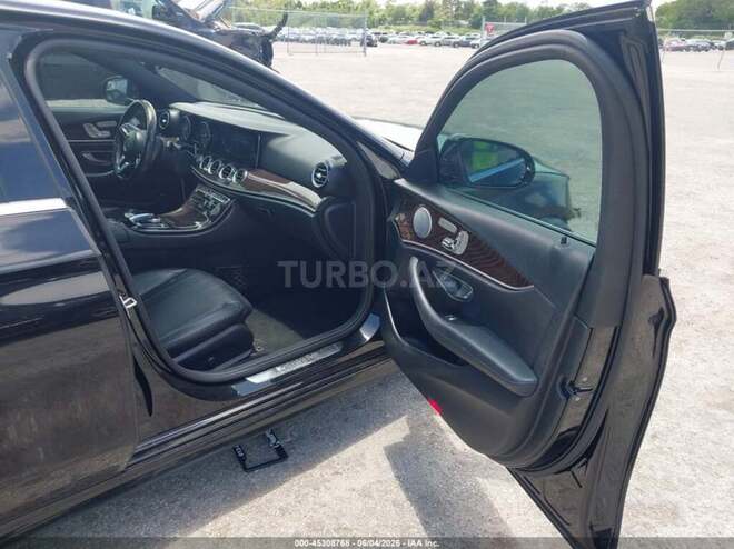 Mercedes E 300-7