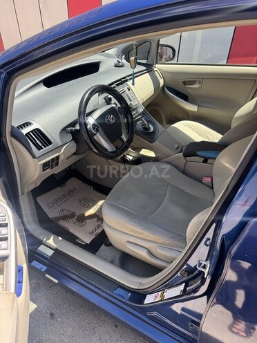 Toyota Prius-13