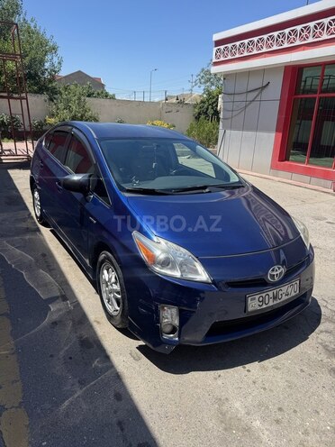 Toyota Prius-5