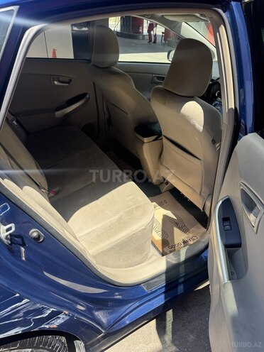 Toyota Prius-4