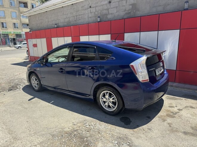 Toyota Prius-8