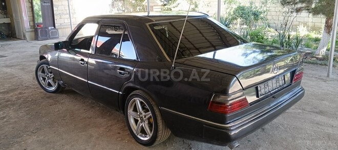 Mercedes 220 E-3