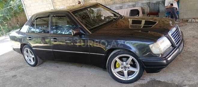 Mercedes 220 E-4
