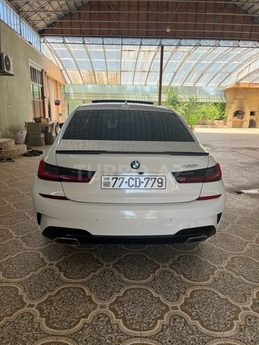 BMW 330-2