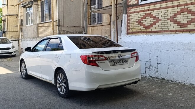 Toyota Camry-3