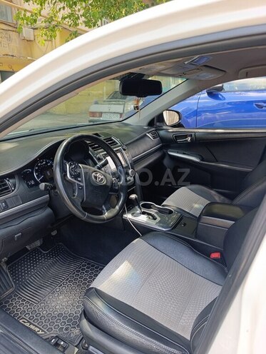 Toyota Camry-5