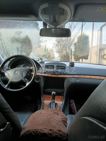 Mercedes E 240-3