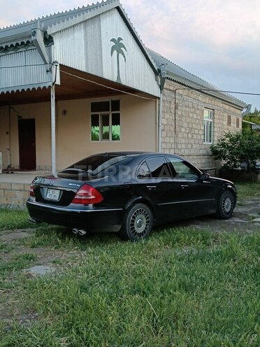 Mercedes E 240-2