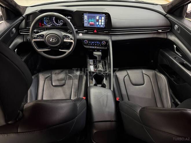 Hyundai Elantra-3