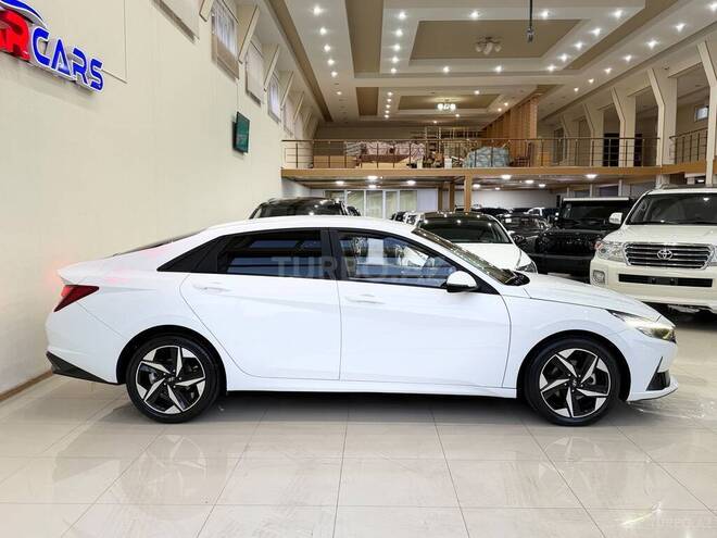 Hyundai Elantra-9