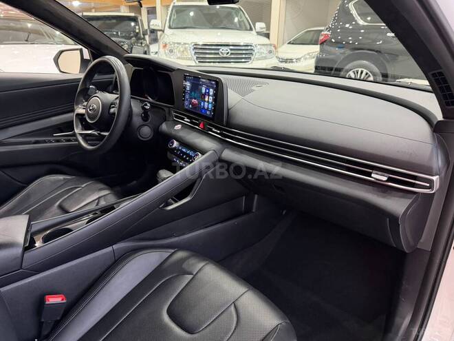 Hyundai Elantra-22