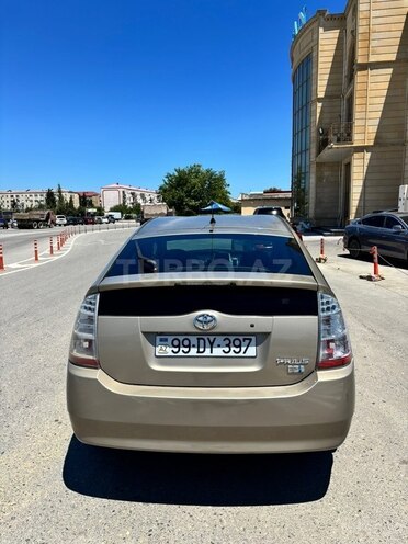 Toyota Prius-2