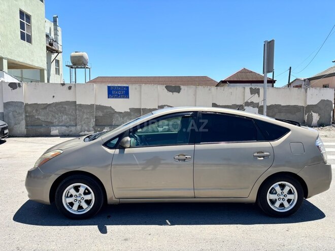 Toyota Prius-3