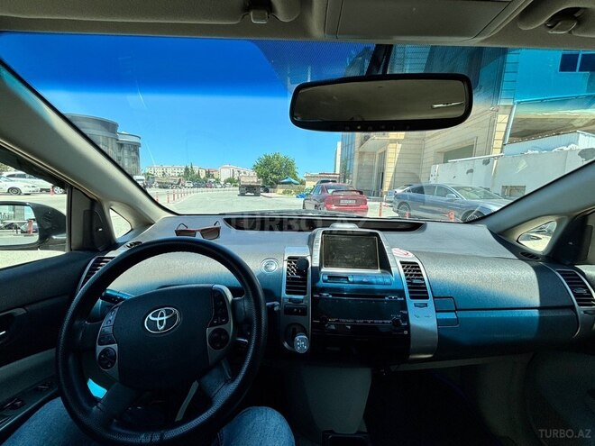 Toyota Prius-7