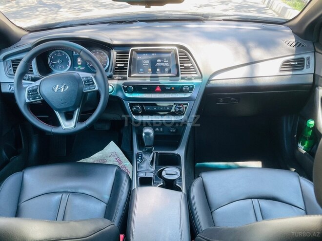 Hyundai Sonata-8