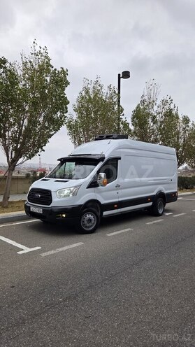Ford Transit-2