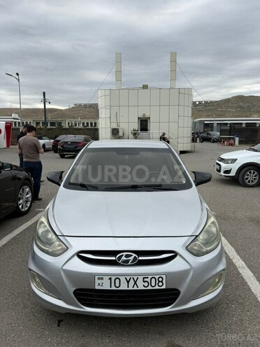 Hyundai Accent-1