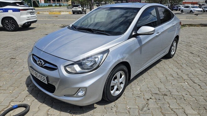 Hyundai Accent-9