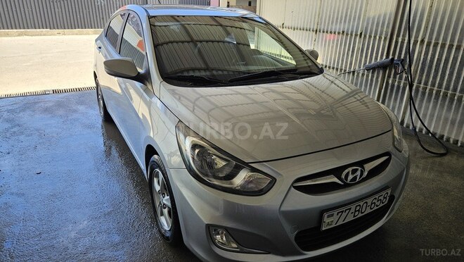 Hyundai Accent-2