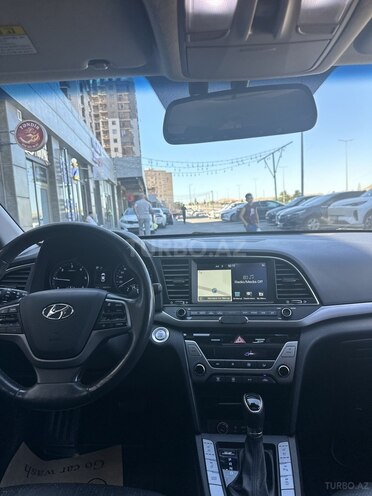 Hyundai Avante-2