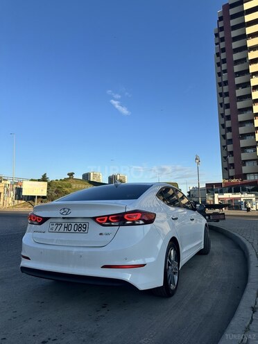 Hyundai Avante-3