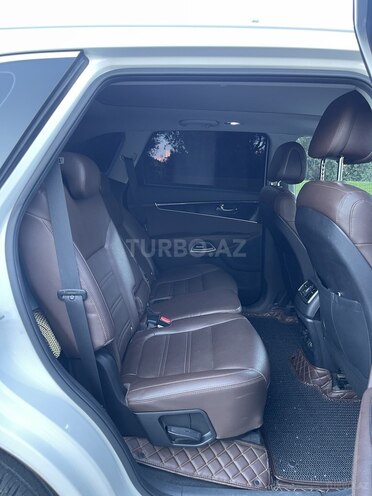 Kia Sorento-8