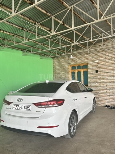 Hyundai Avante-5