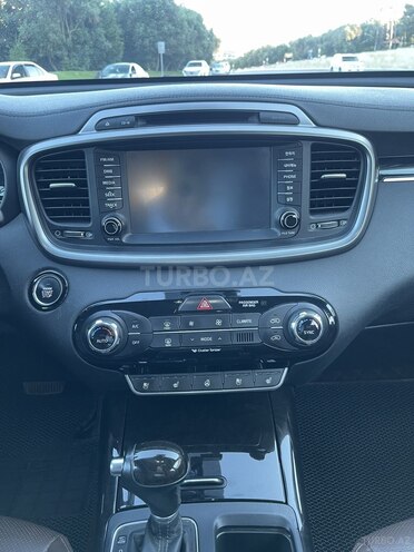 Kia Sorento-18
