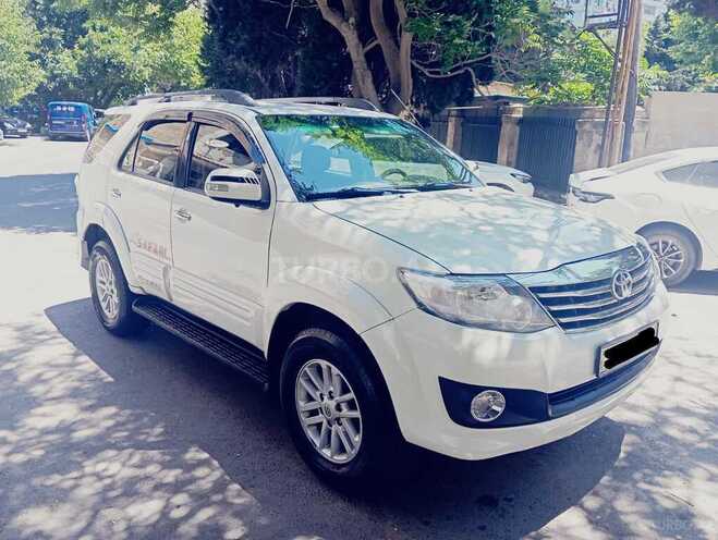 Toyota Fortuner-1