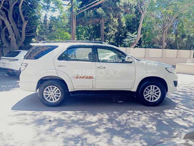 Toyota Fortuner-6