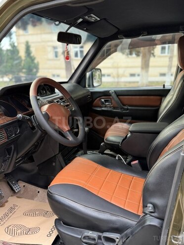 Mitsubishi Pajero-7