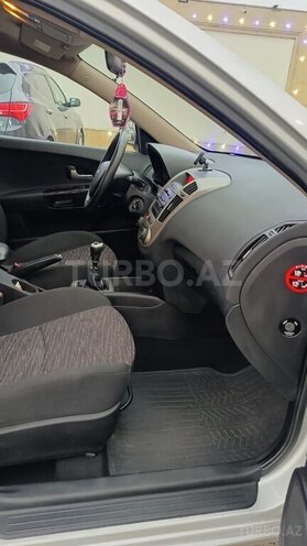 Kia Ceed-13