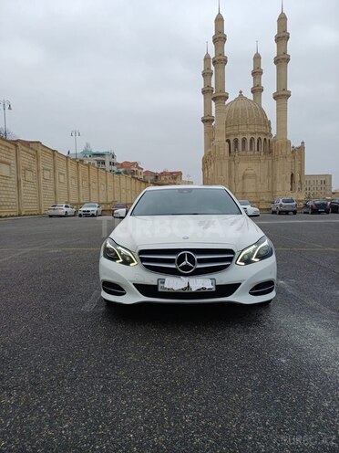 Mercedes E 220-1