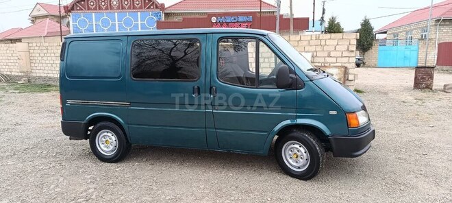 Ford Transit-4