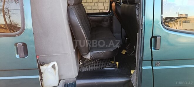 Ford Transit-17