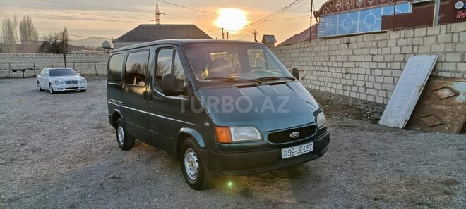 Ford Transit-20